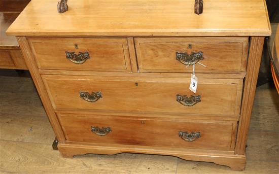 An Edwardian satin walnut chest W.91cm.
